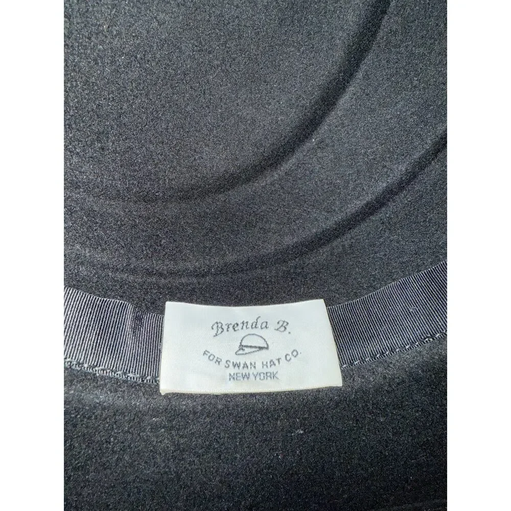 Black Felt Swinger Hat with Crinoline Trim by Swan Hat Co, New York Vintage - Picture 6 of 6